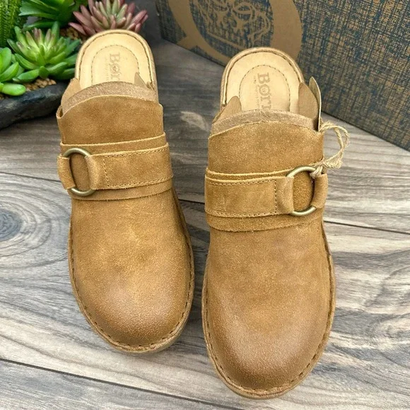 NIB Born Nola 9M Tan Distressed Suede Clogs Leather Open Back - Picture 2 of 12